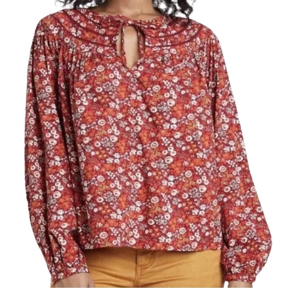 Universal Thread Red Ruched Tie Front Blouse - Picture 3 of 6